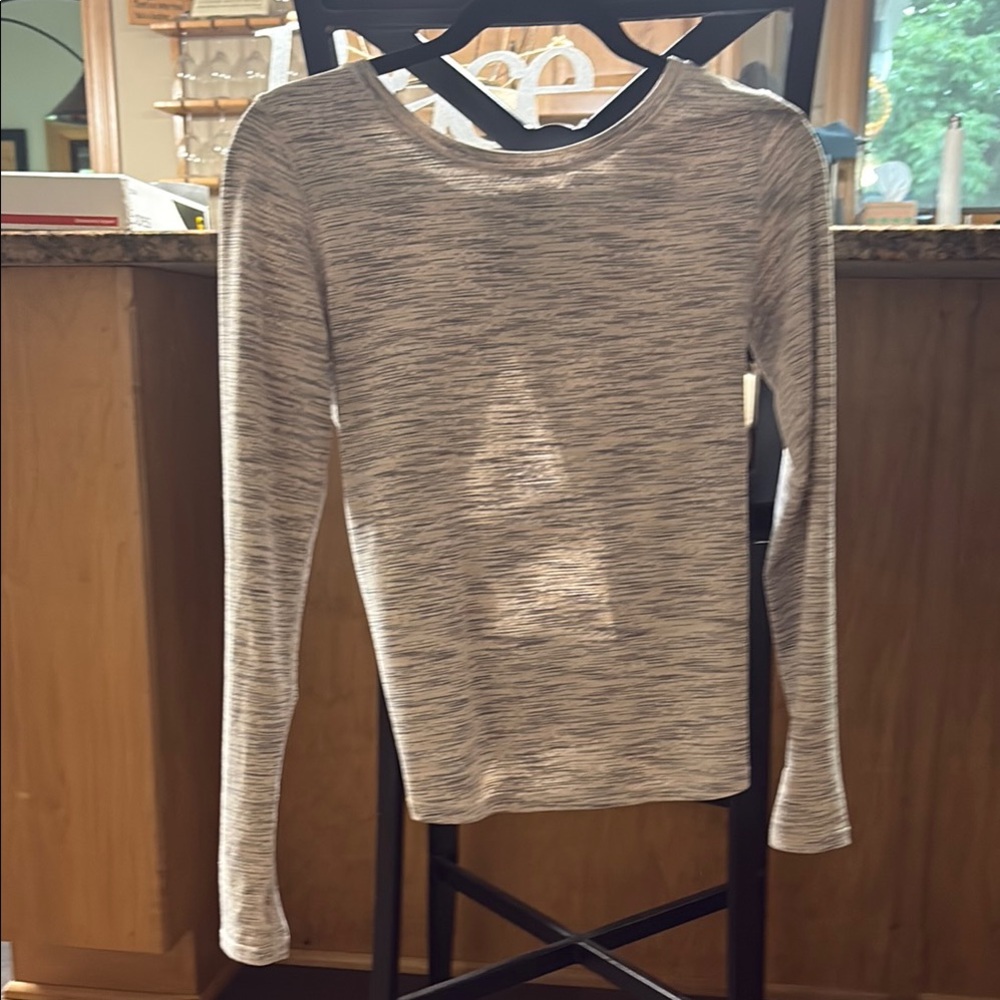 Women's cream and Gray Long Sleeve ZYIA Top